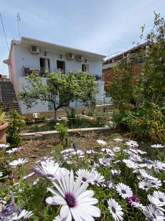 Yiannis Studios Moraitika Bagian luar foto
