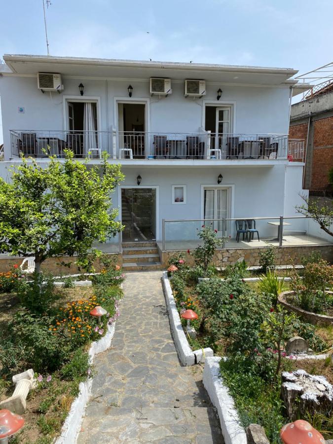 Yiannis Studios Moraitika Bagian luar foto