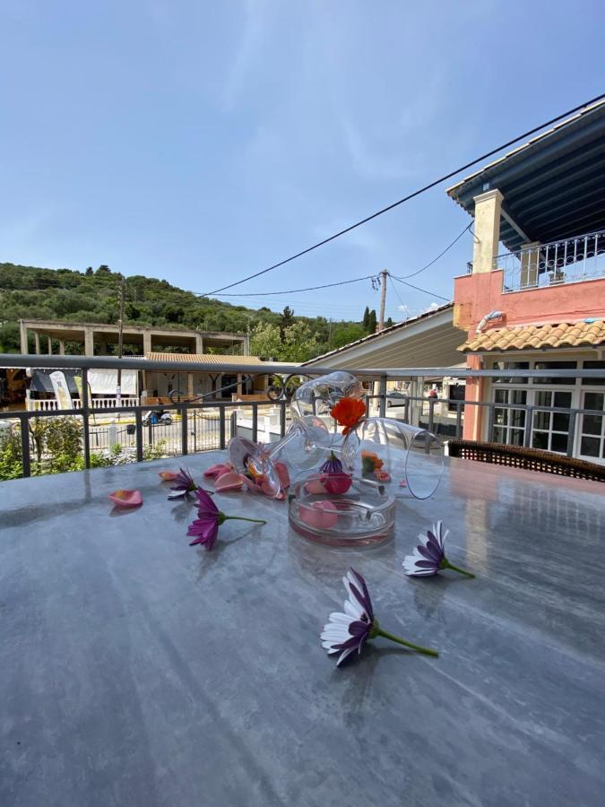 Yiannis Studios Moraitika Bagian luar foto
